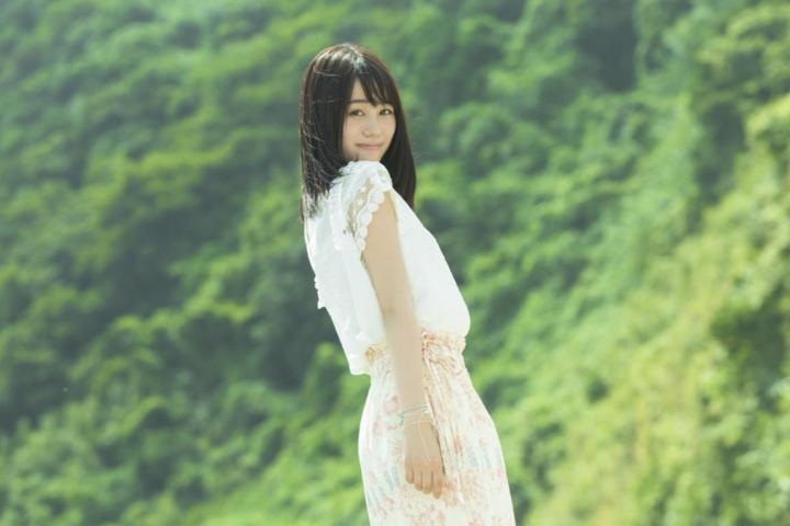 声优歌手 伊藤美来决定于10月11日推出首张个人专辑 水彩 Aquaveil 暗萌